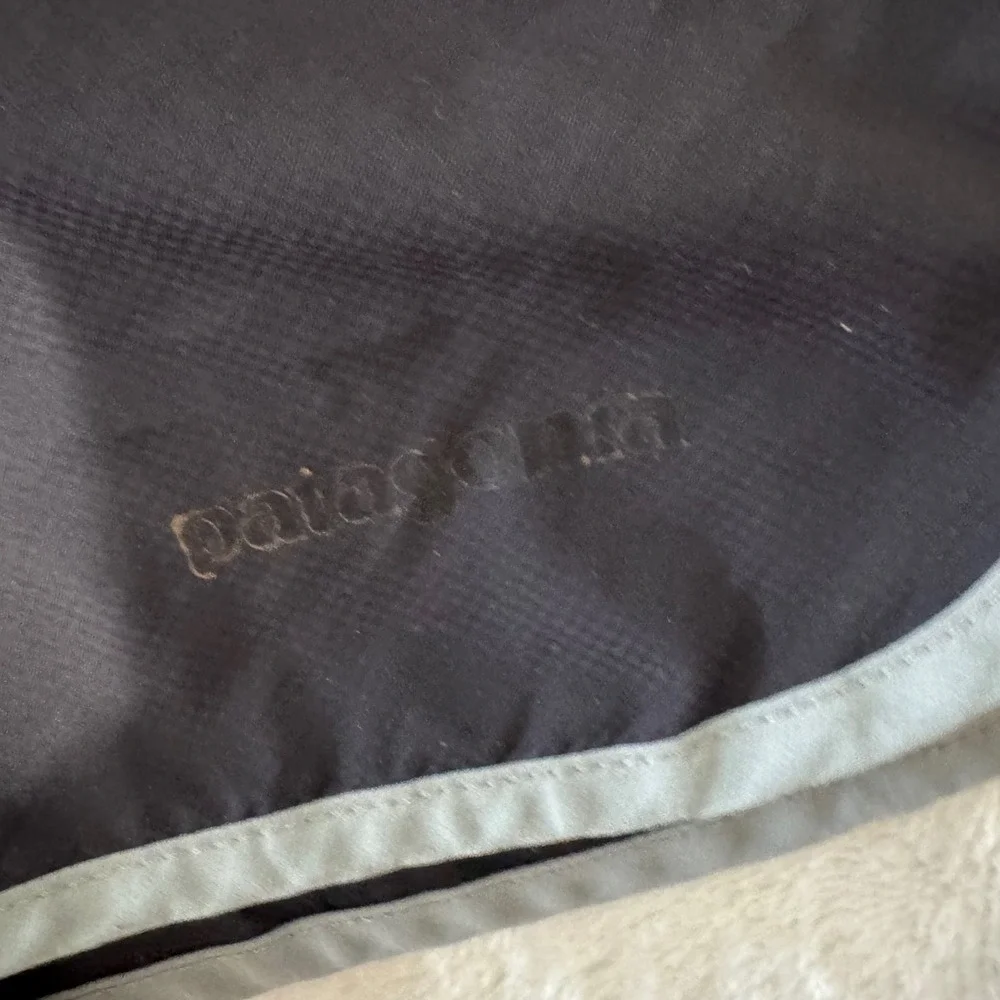 Patagonia Men's Elastic‎ Waist Pull On Running Athletic Shorts S Black Gray